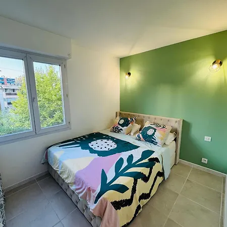 Golfe-juan Gem, Pool & *