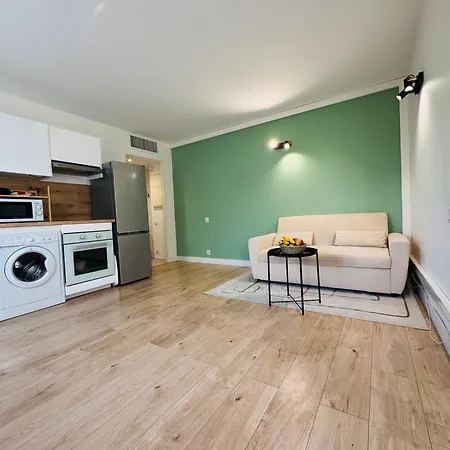 Golfe-juan Gem, Pool & شقة فالوريس