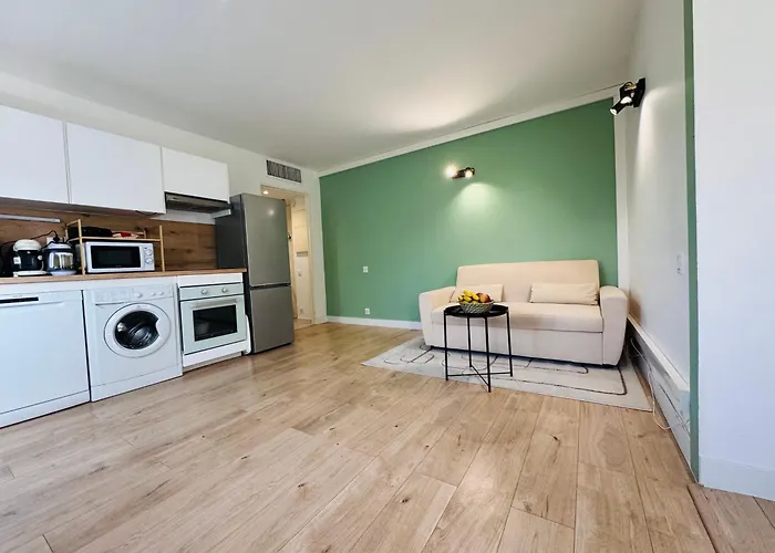 Golfe-juan Gem, Pool & アパート ヴァロリス