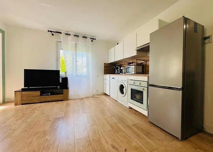 Golfe-juan Gem, Pool & ヴァロリス