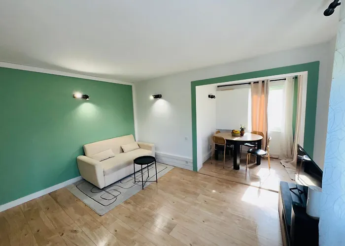 Golfe-juan Gem, Pool & アパート ヴァロリス